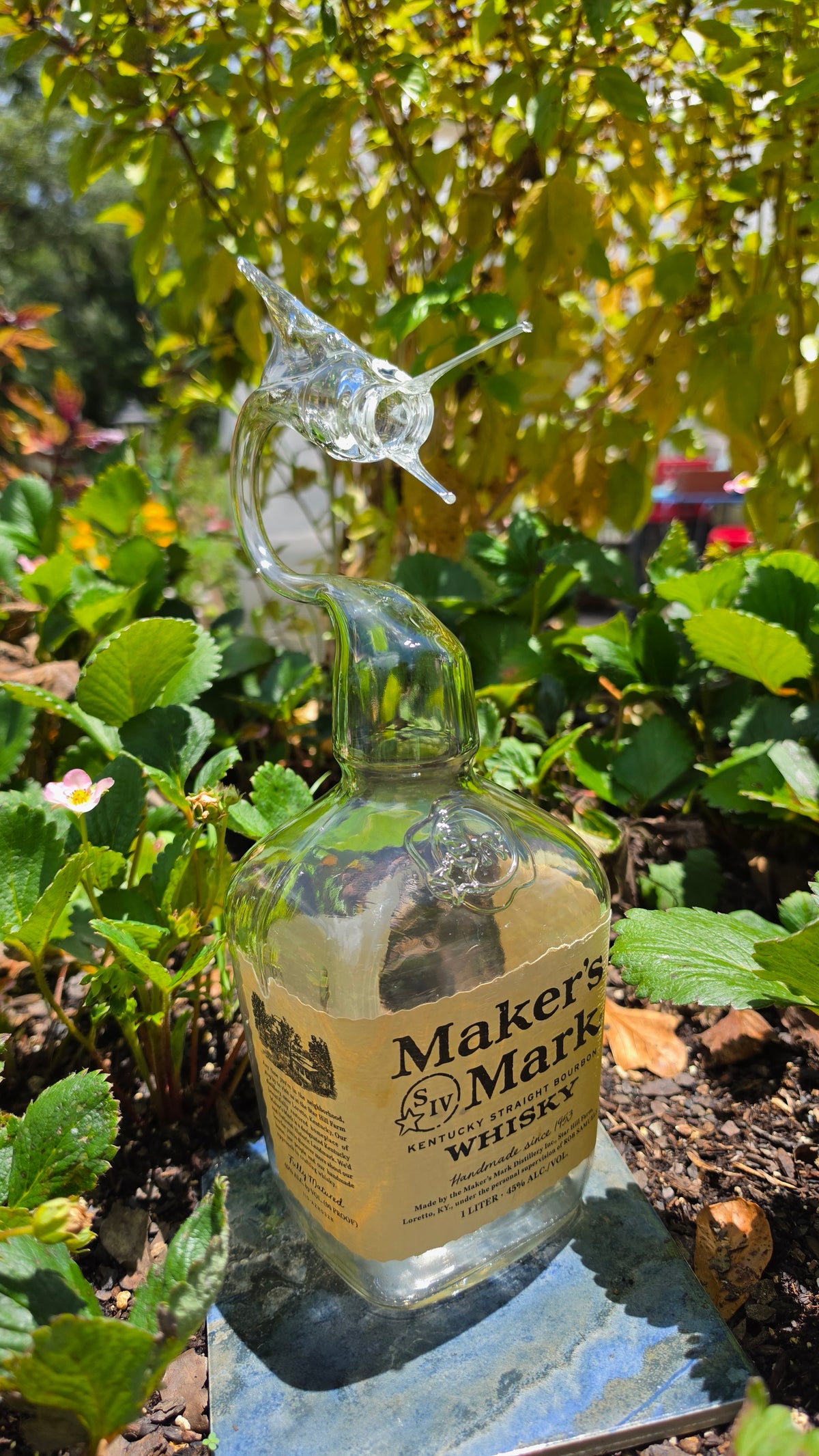 Commanding Glass Marlin Bottle Sculpture – Handcrafted Decorative Art