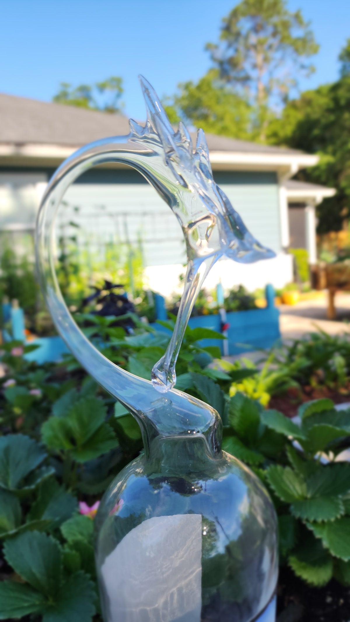 Long-Jaw Amber Glass Dragon Bottle Sculpture – Handcrafted Bar Art