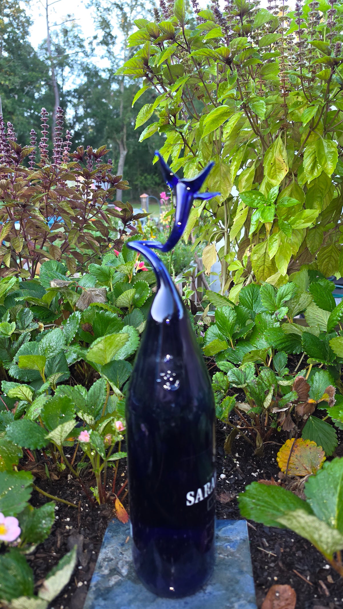 Blue Glass Lily Sculpture – Handcrafted Floral Art Piece
