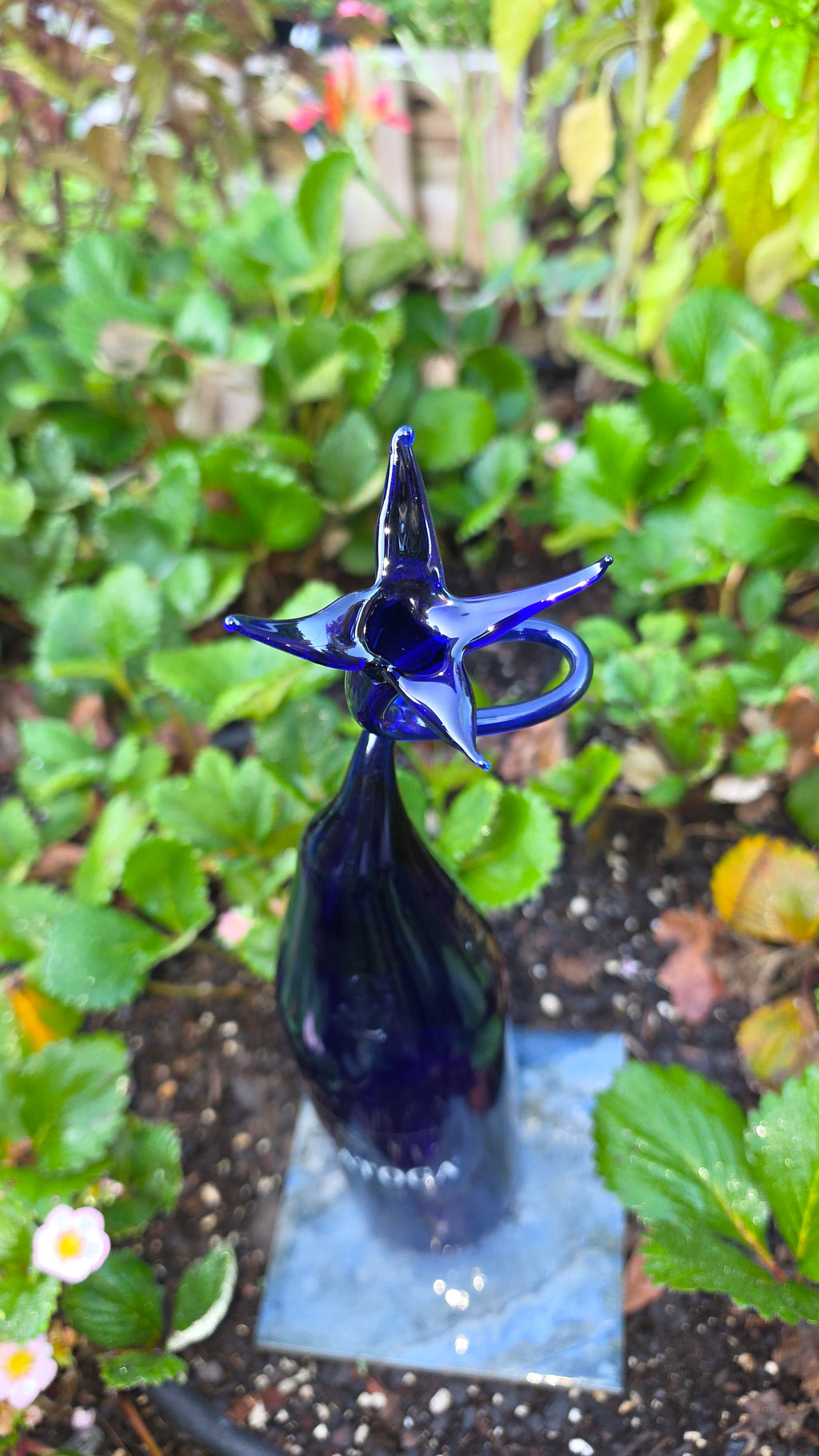 Blue Glass Lily Sculpture – Handcrafted Floral Art Piece